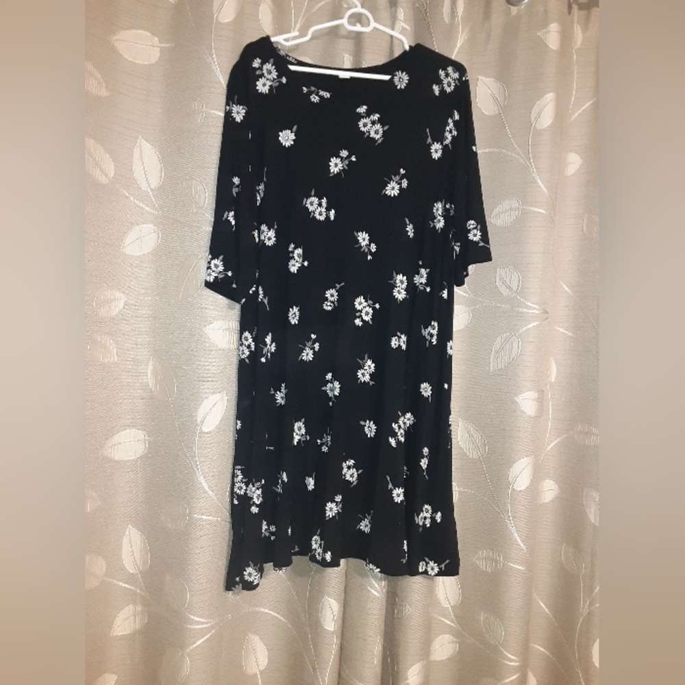 Old Navy Black and Gray Floral XXL Swing Dress with Half Sleeve